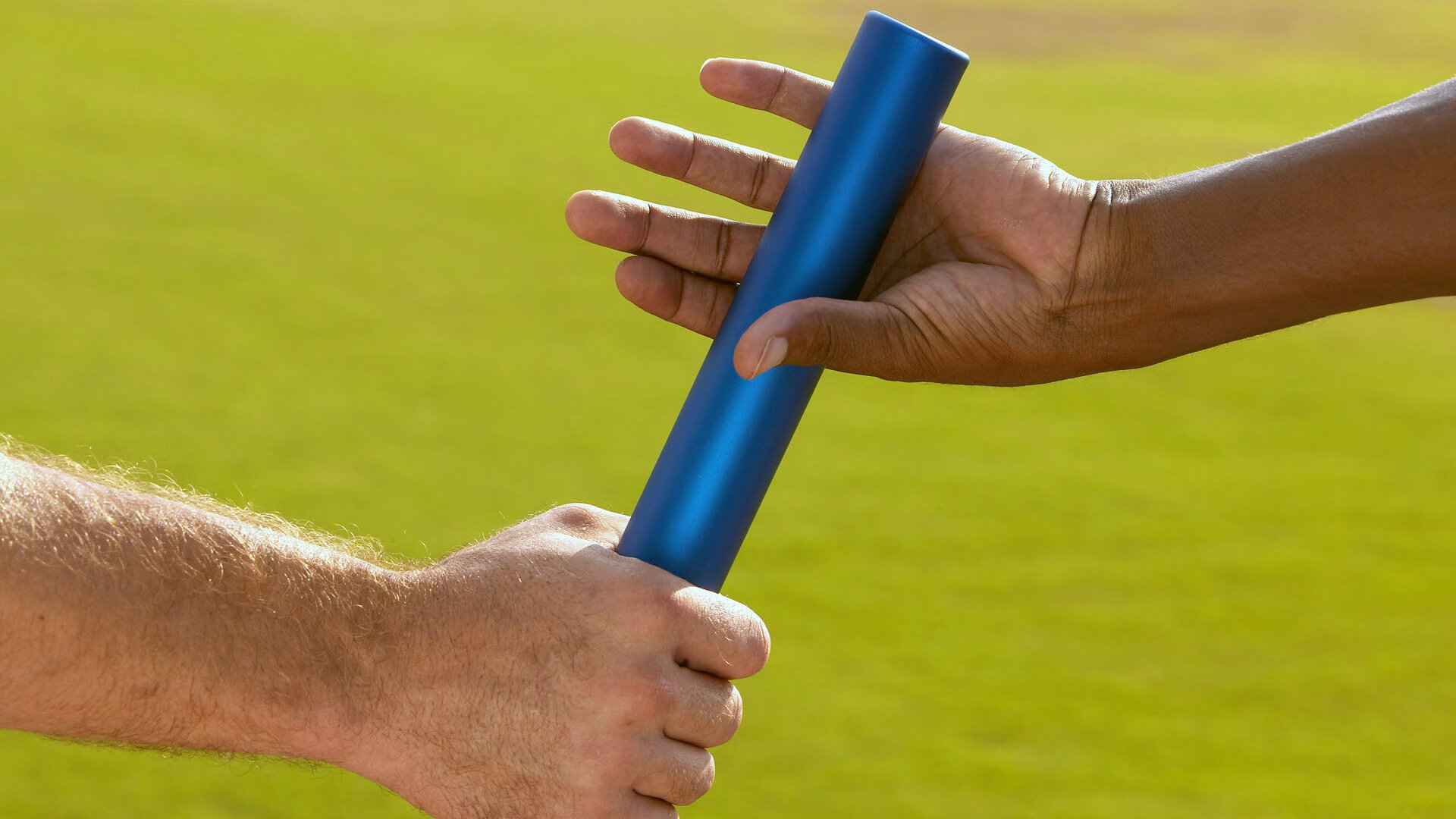 开云品牌-赛道风云：那些让人心跳加速的危险瞬间