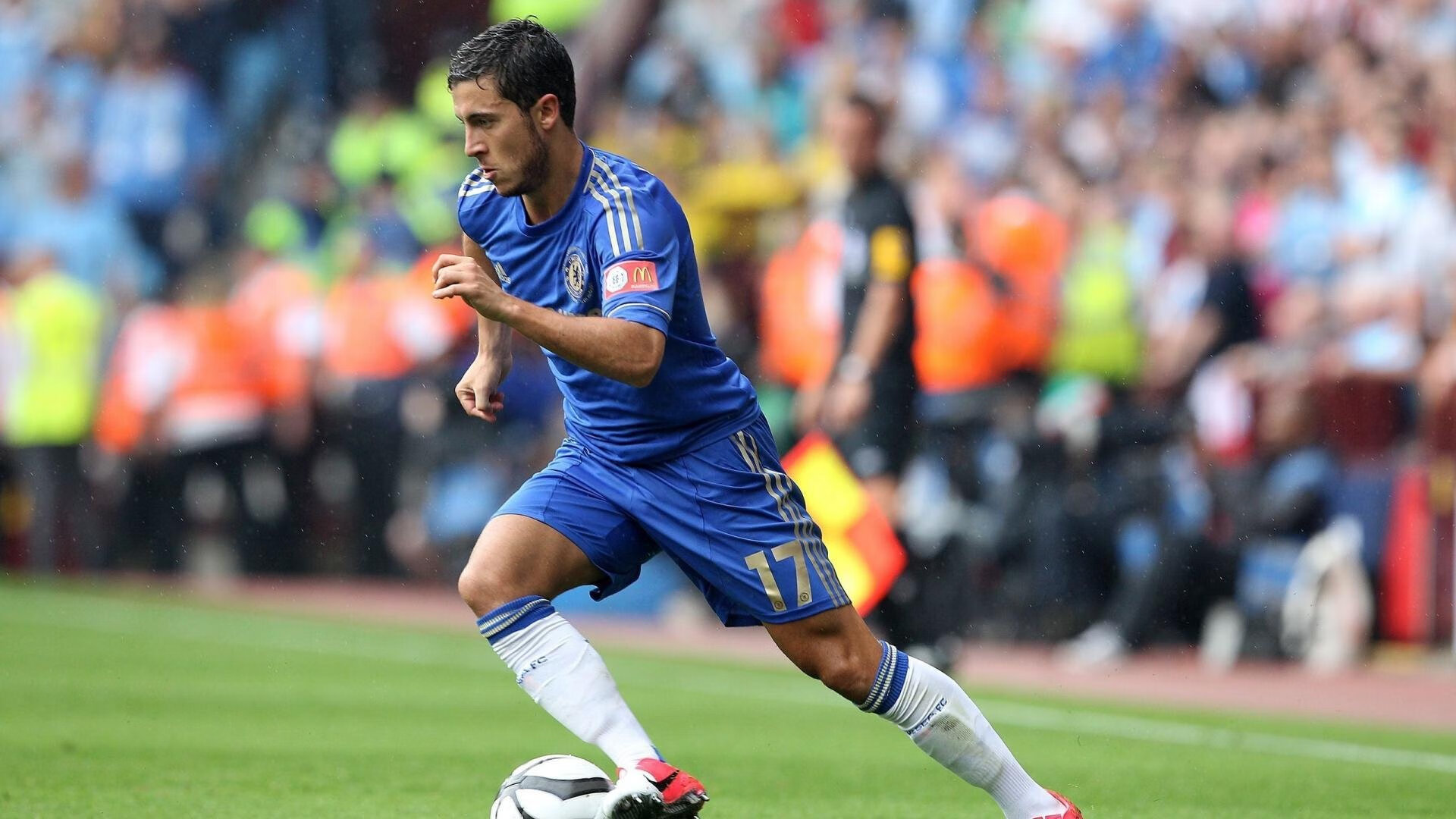 开云官方平台-逆境中的“战神”变身：冠军之路上的英雄史诗，逆境成就英雄